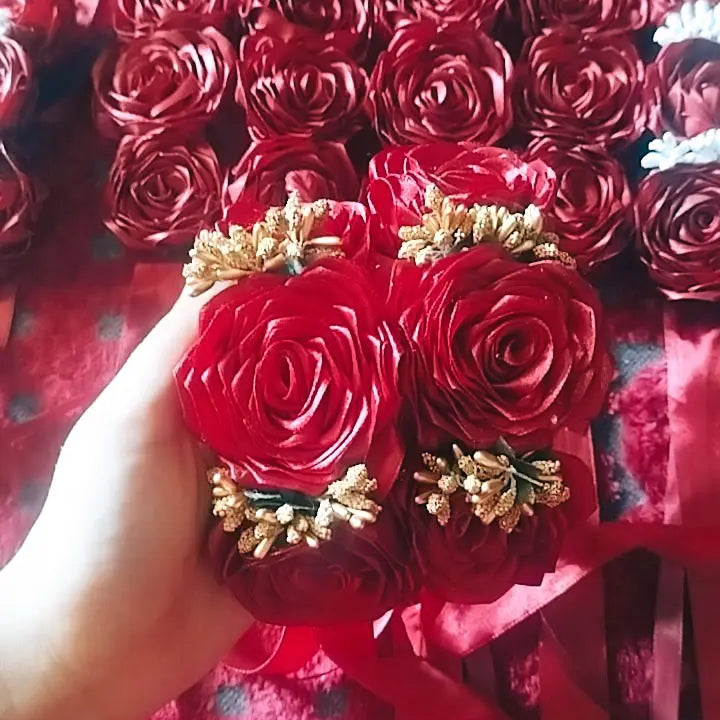 mahrron gujry with golden stemin