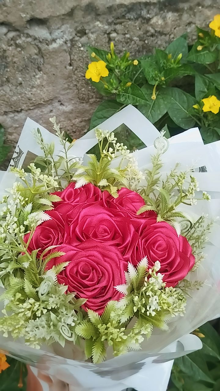 artifical fllower bouqe