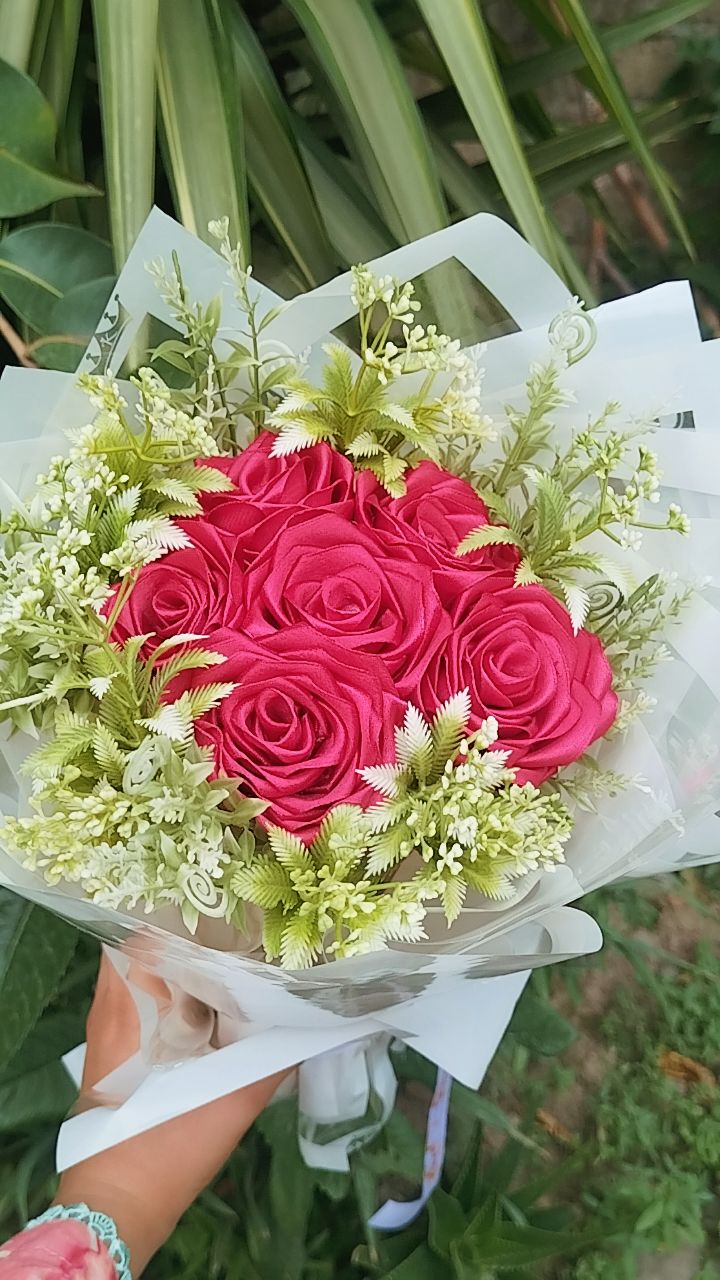 artifical fllower bouqe